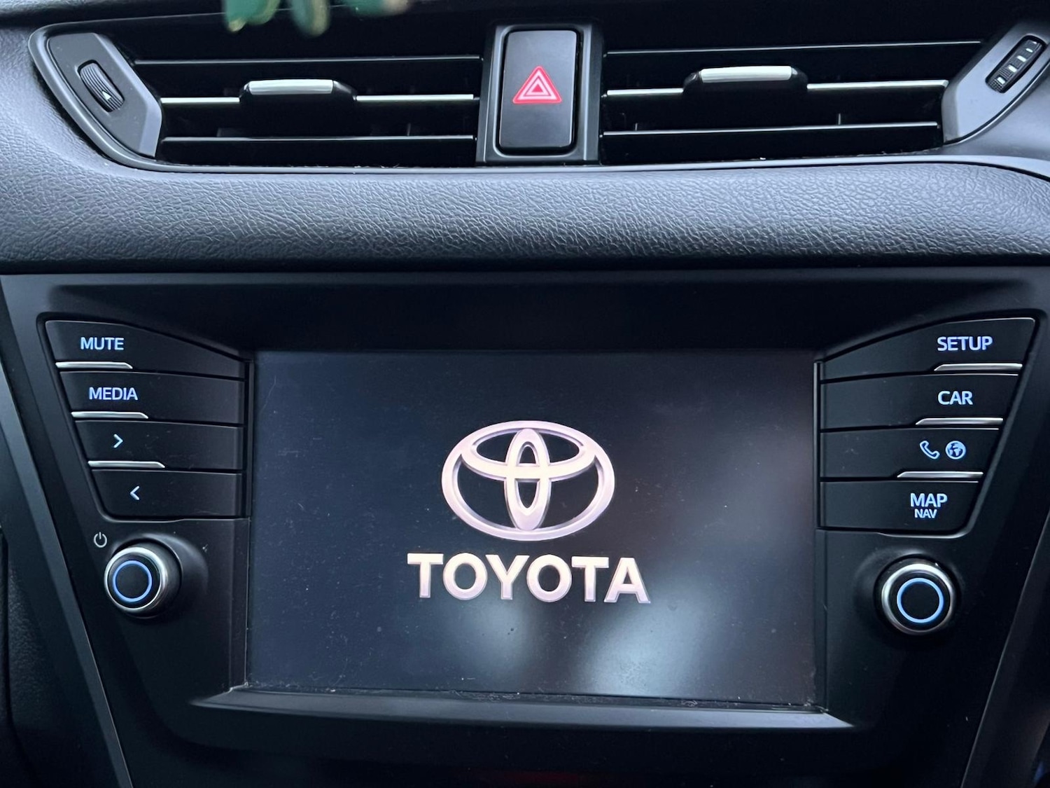 Used Toyota Avensis 2017 for sale - 76366775: Photo 17