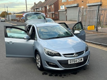 2014 (64) - 1.6i 16V Design 5dr