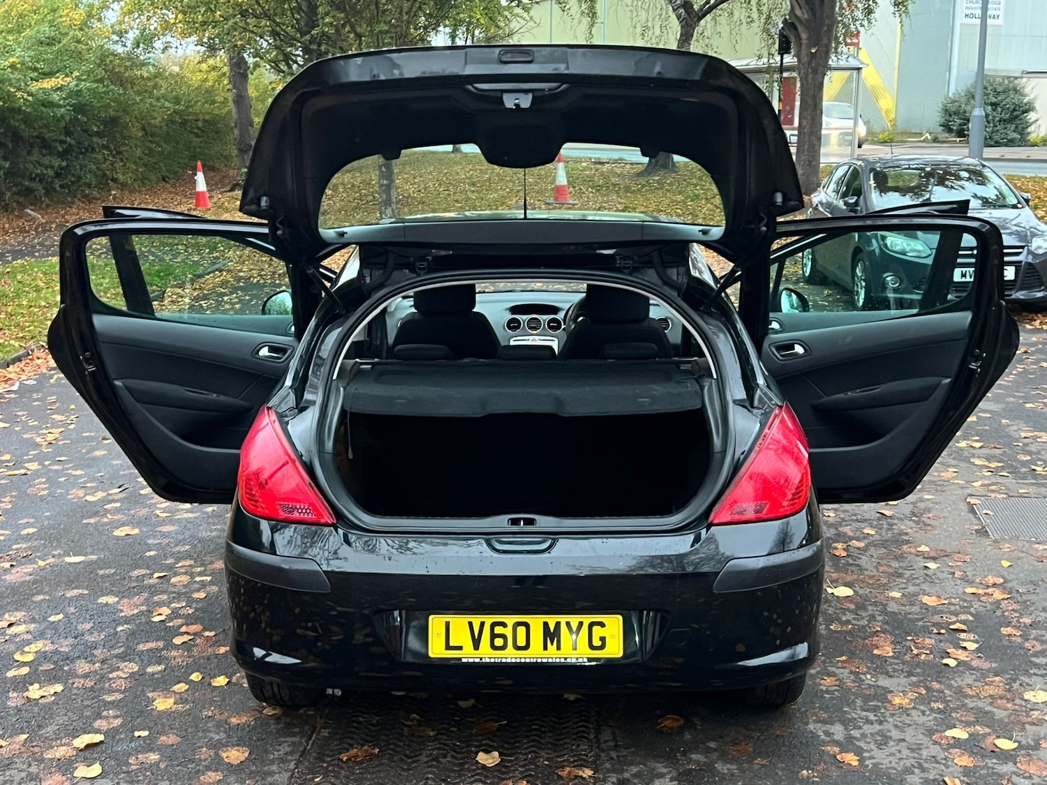 Used Peugeot 308 2010 for sale - 76364364: Photo 5