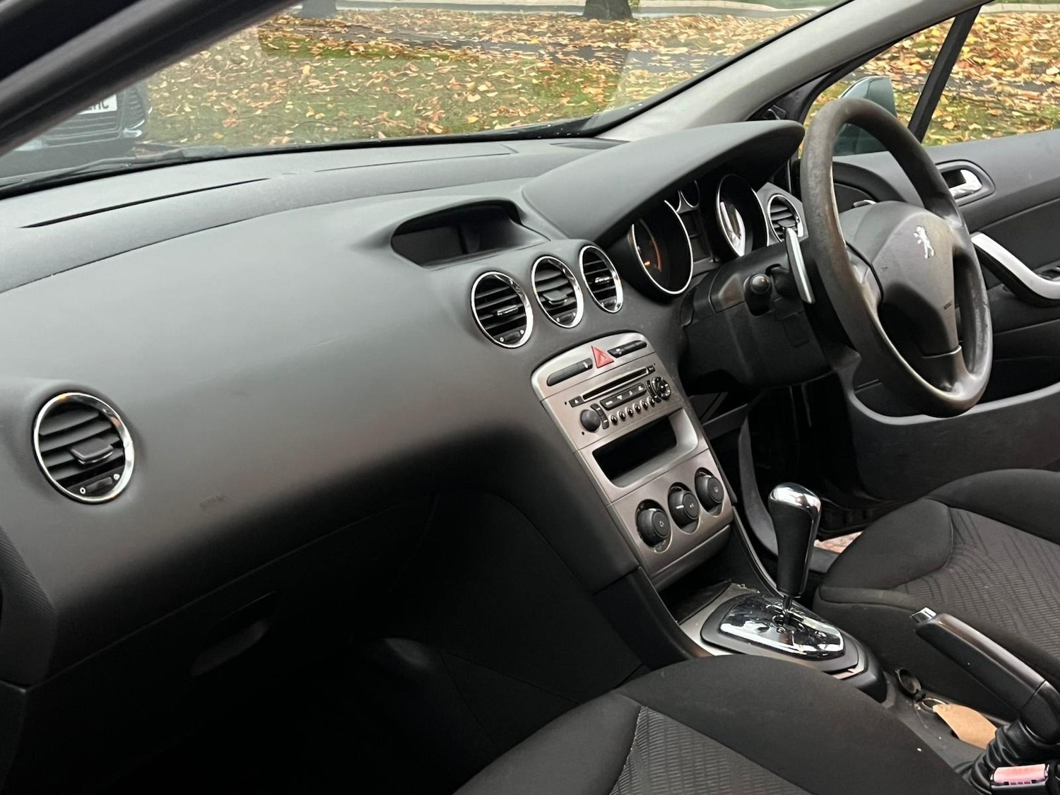 Used Peugeot 308 2010 for sale - 76364364: Photo 9