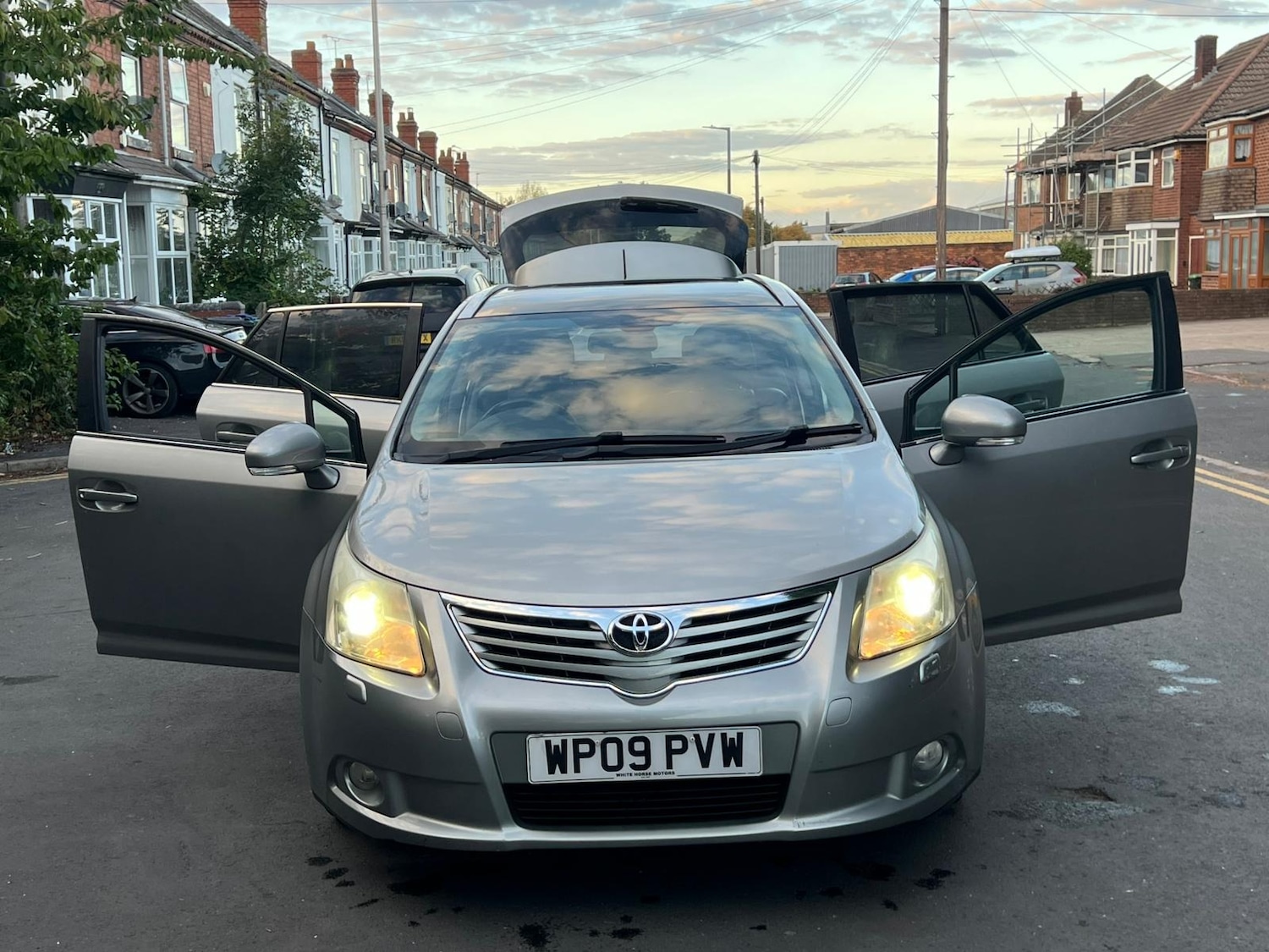 Used Toyota Avensis 2009 for sale - 76364273: Photo 2