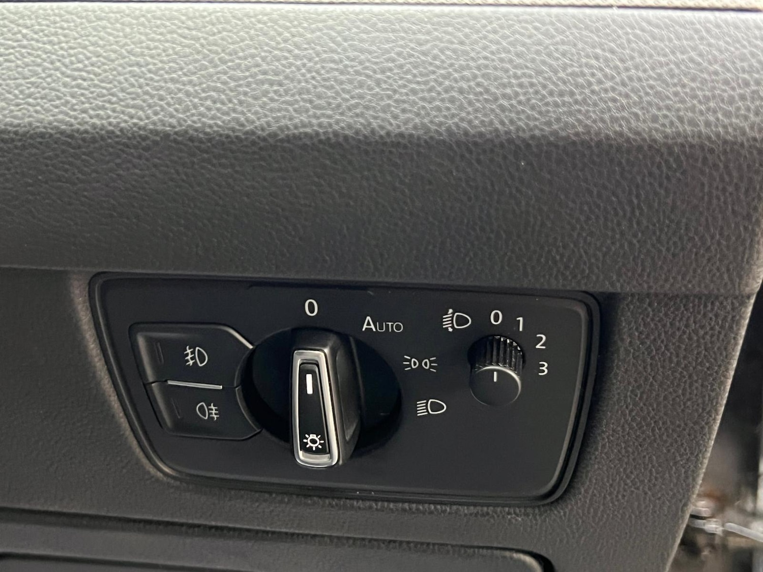 Used Volkswagen Passat 2015 for sale - 76358406: Photo 12