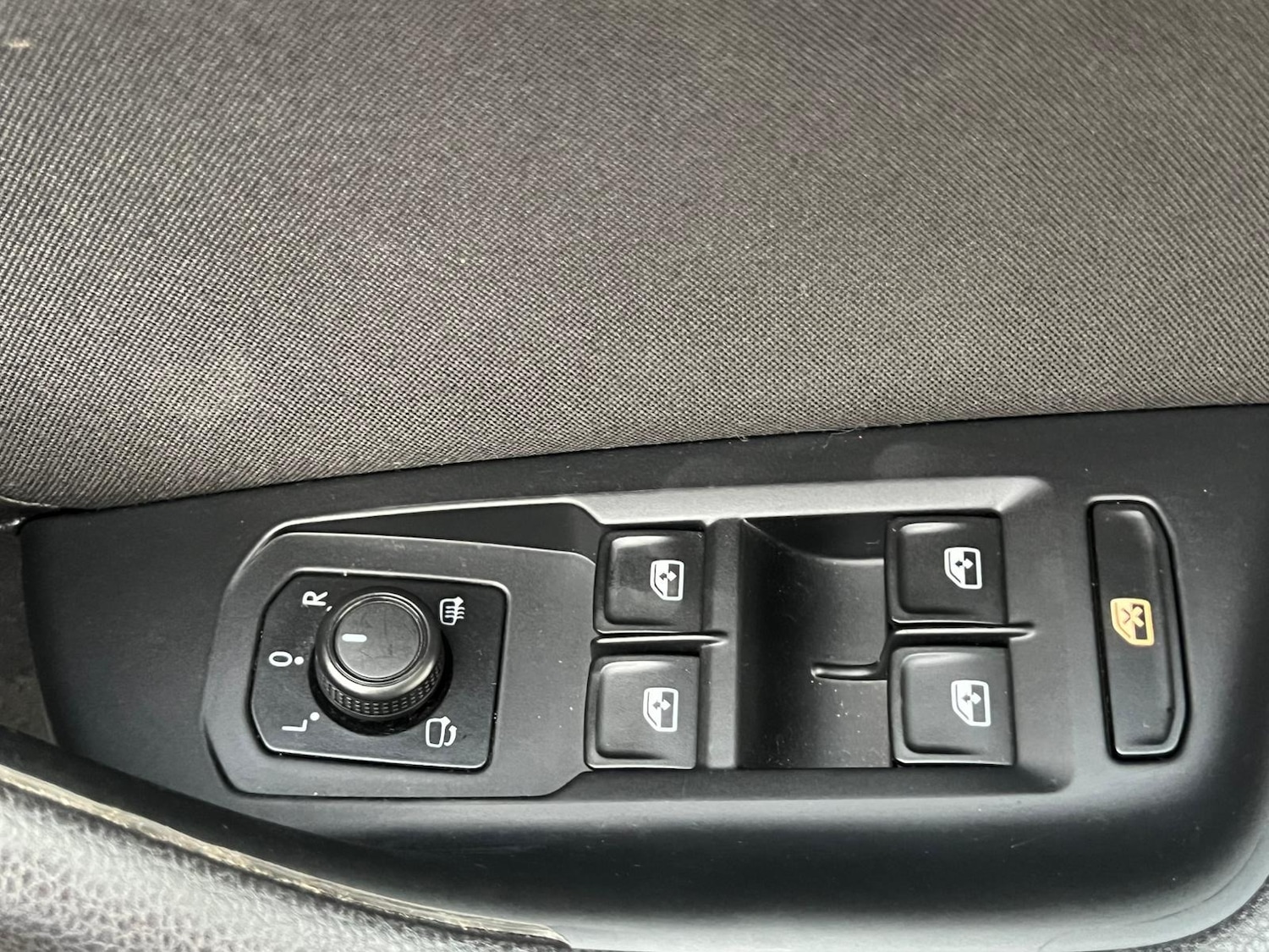 Used Volkswagen Passat 2015 for sale - 76358406: Photo 17