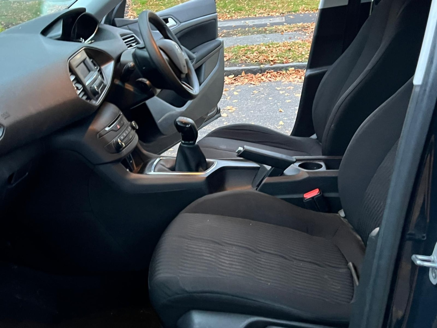 Used Peugeot 308 2016 for sale - 76371770: Photo 16