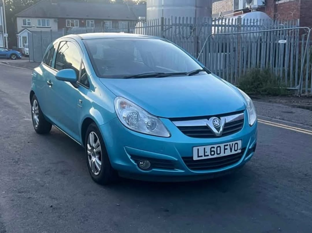 Used Vauxhall Corsa 2010 for sale - 76375056: Photo 3