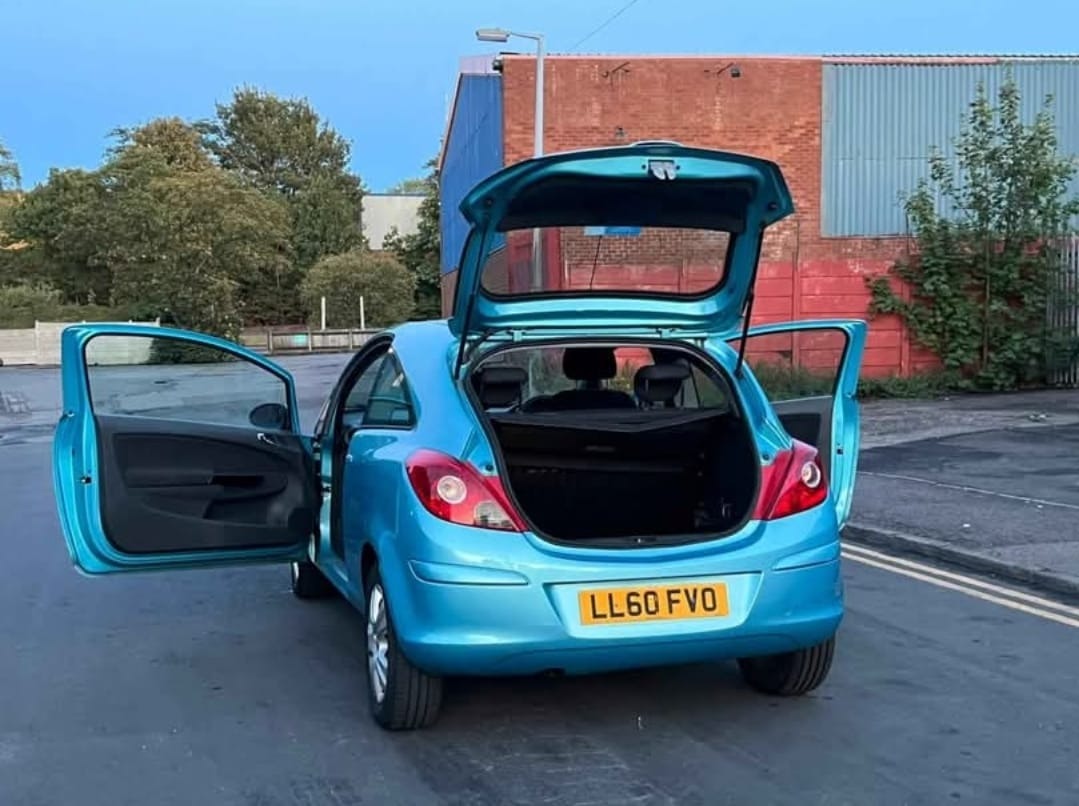 Used Vauxhall Corsa 2010 for sale - 76375056: Photo 6