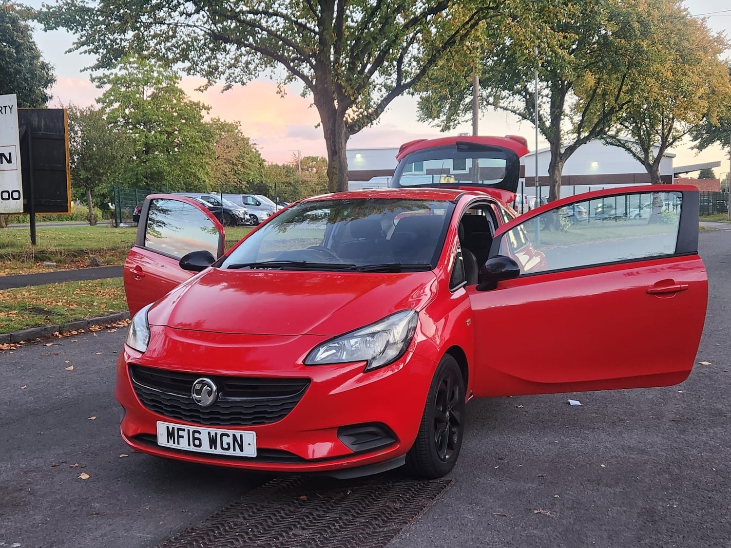 Used Vauxhall Corsa 2016 for sale - 76358411: Photo 3