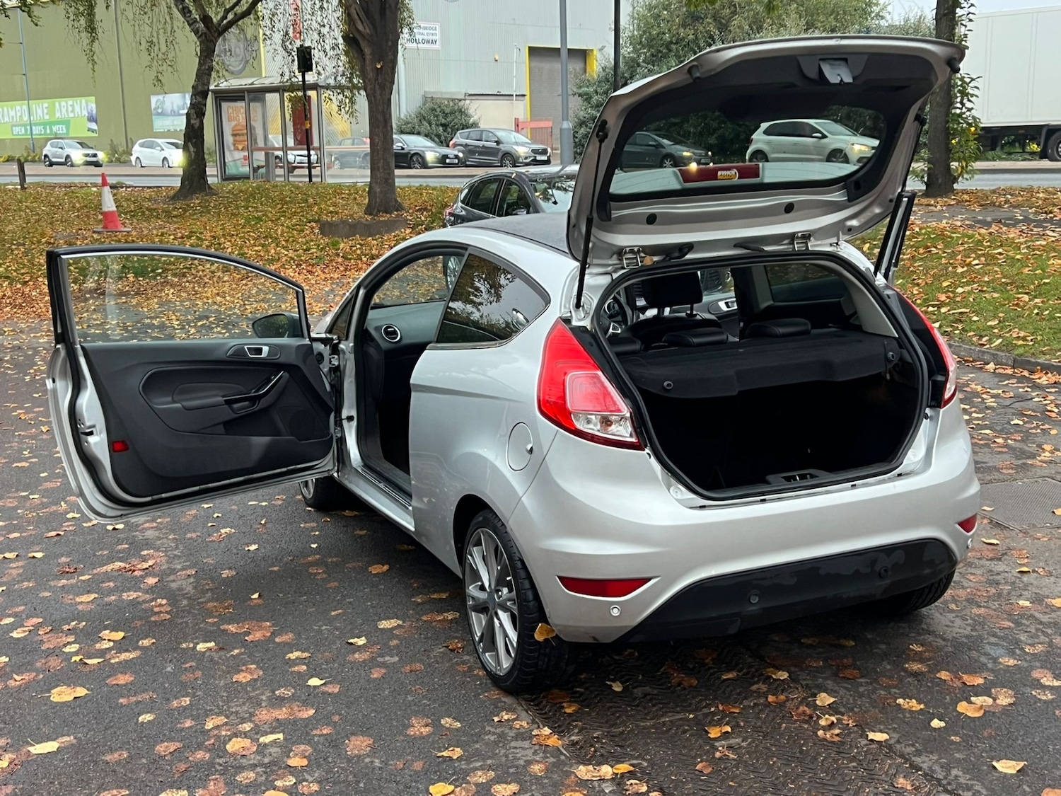 Used Ford Fiesta 2014 for sale - 76364305: Photo 4
