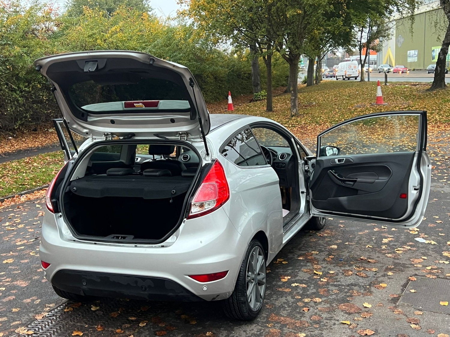 Used Ford Fiesta 2014 for sale - 76364305: Photo 6