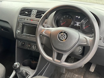 Used Volkswagen Polo 2015 for sale - 76358365: Photo