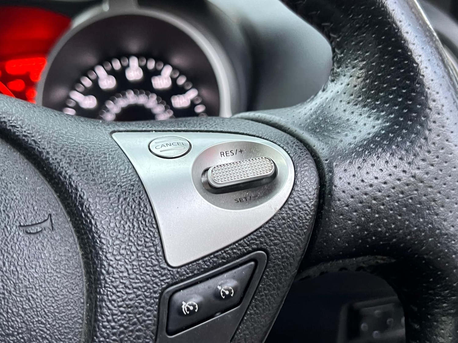 Used Nissan Juke 2012 for sale - 76358424: Photo 37