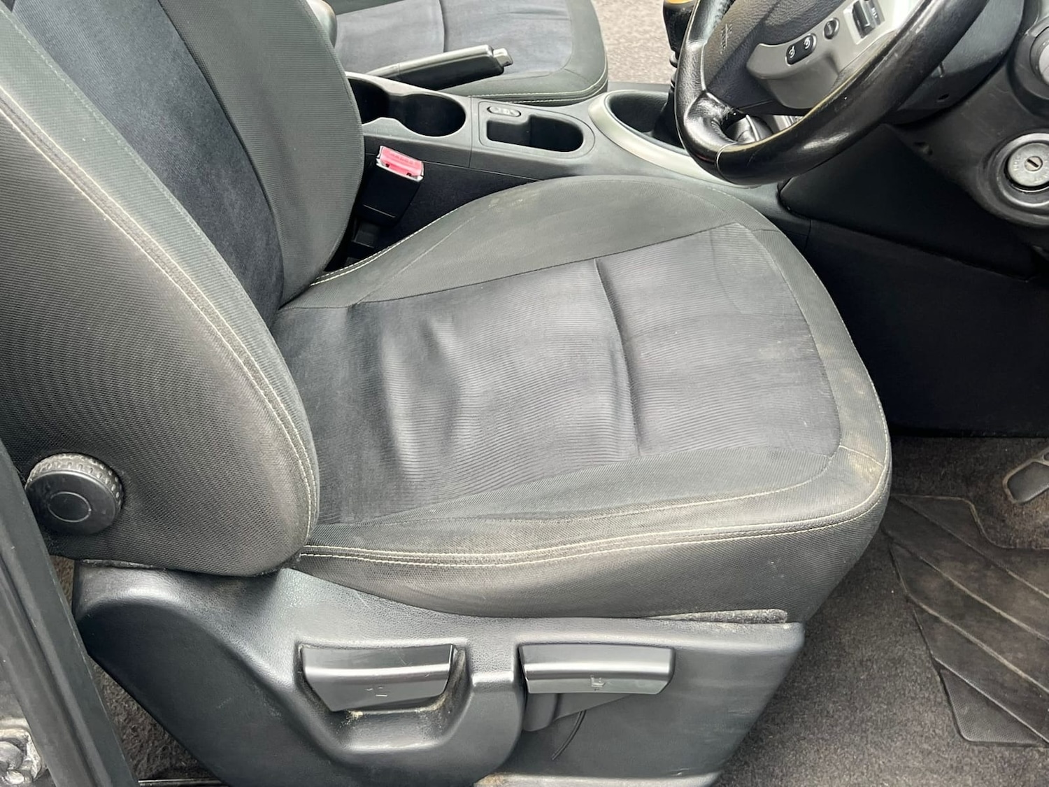 Used Nissan Qashqai 2011 for sale - 76369433: Photo 32