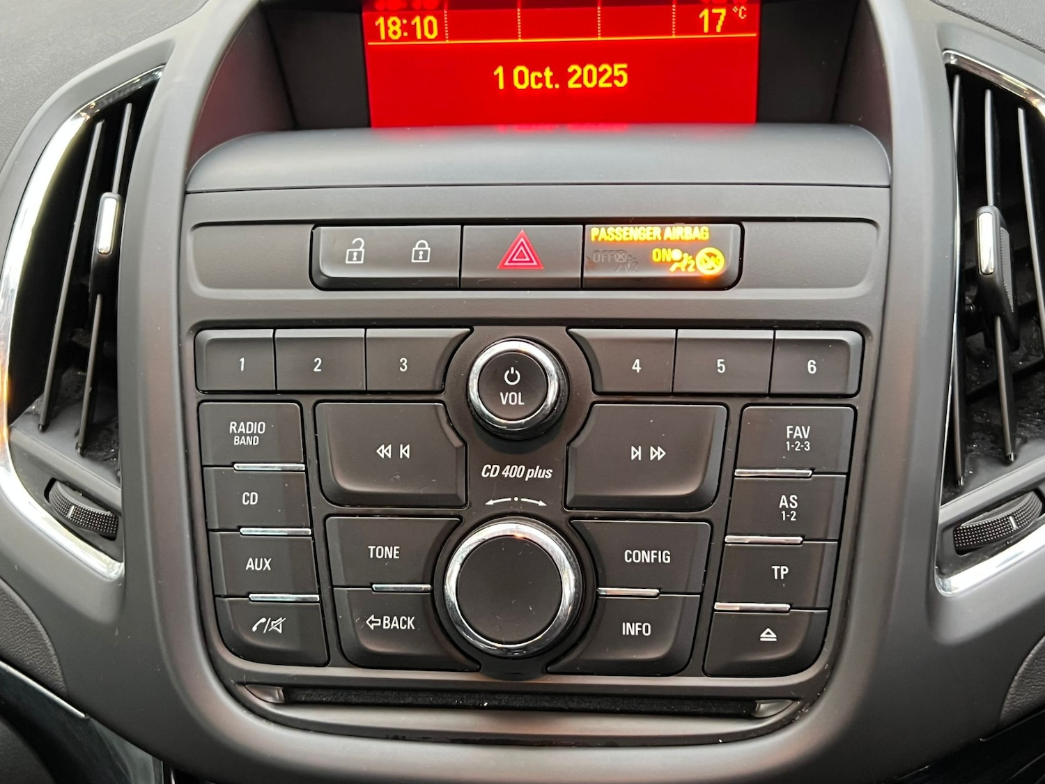 Used Vauxhall Zafira 2015 for sale - 76370017: Photo 11