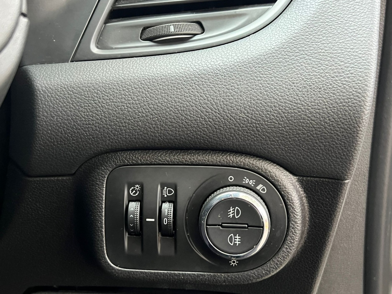 Used Vauxhall Zafira 2015 for sale - 76370017: Photo 15
