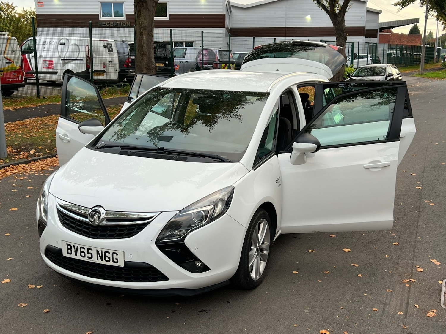 Used Vauxhall Zafira 2015 for sale - 76370017: Photo 3