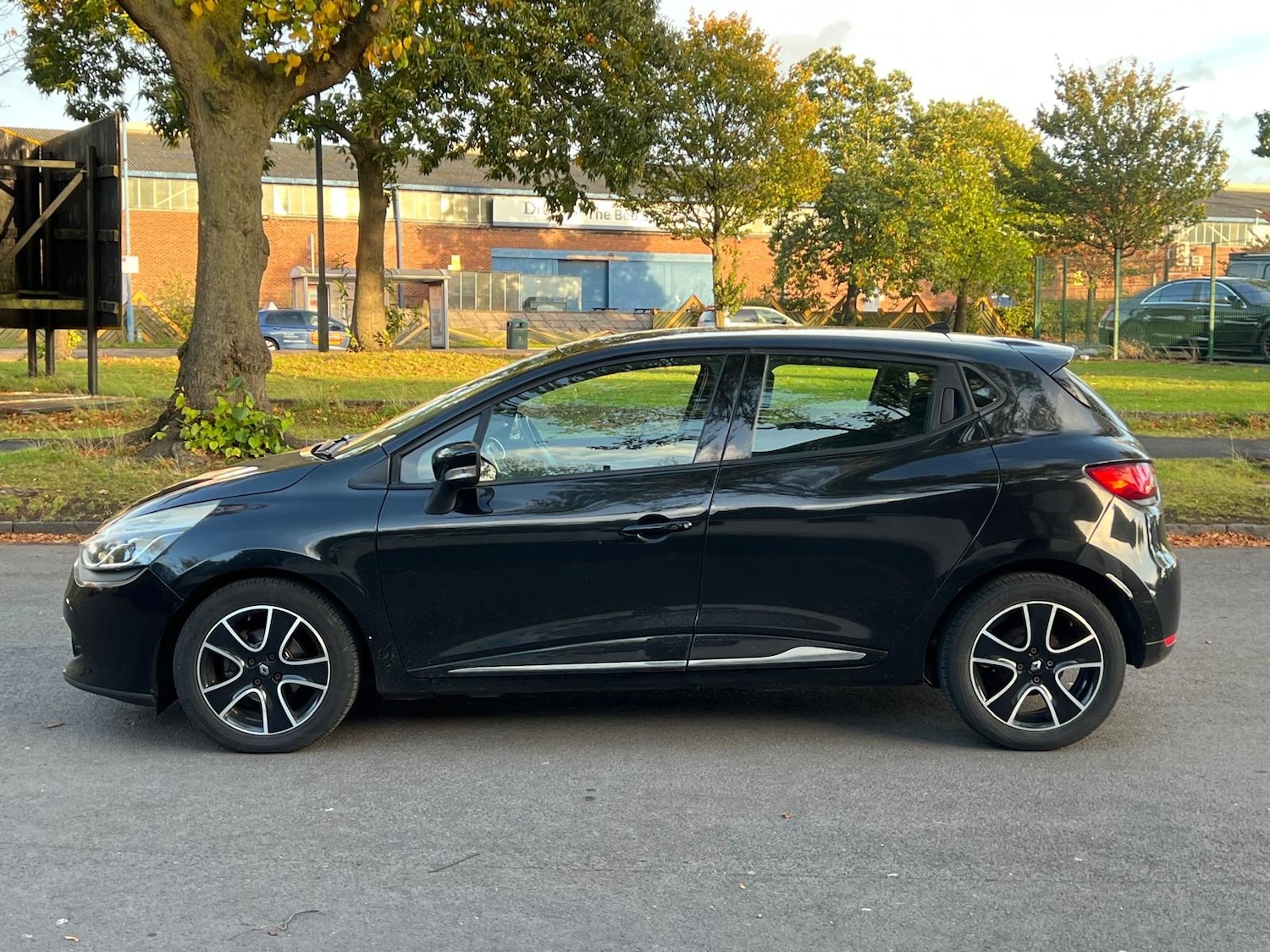 Used Renault Clio 2013 for sale - 76371767: Photo 15