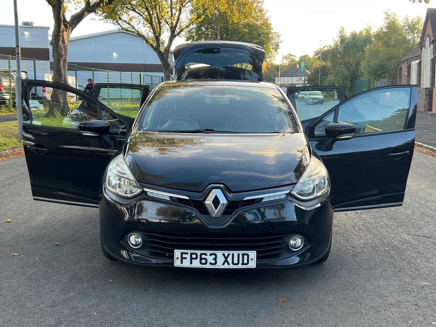 Used Renault Clio 2013 for sale - 76371767: Photo 2