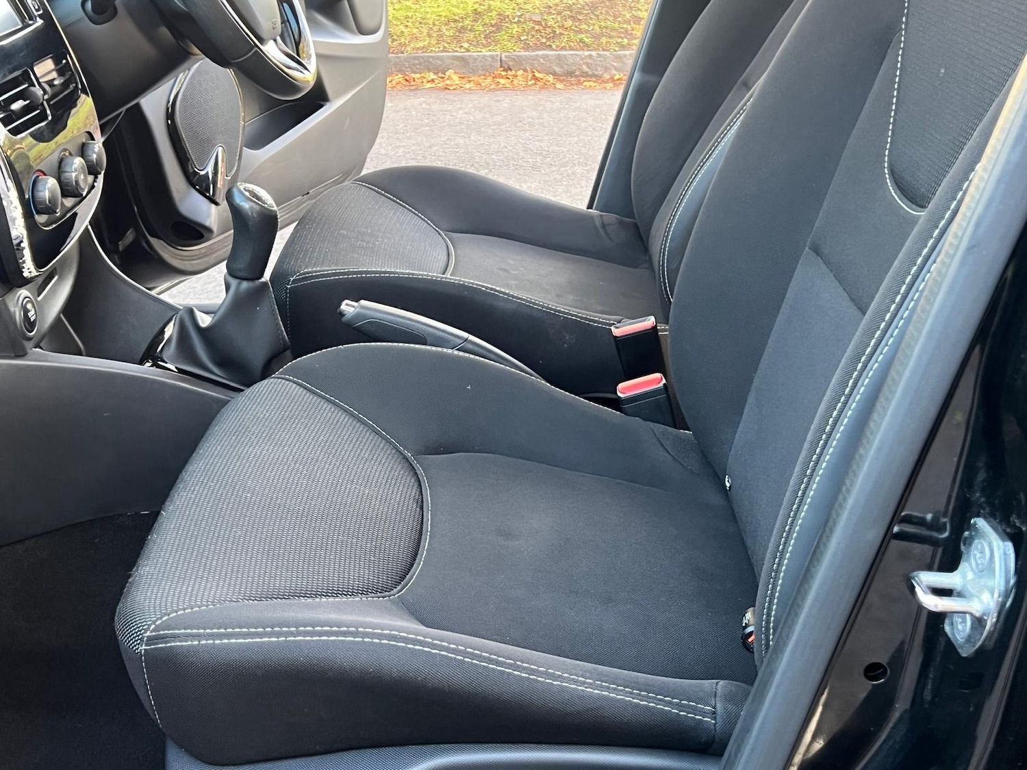 Used Renault Clio 2013 for sale - 76371767: Photo 28