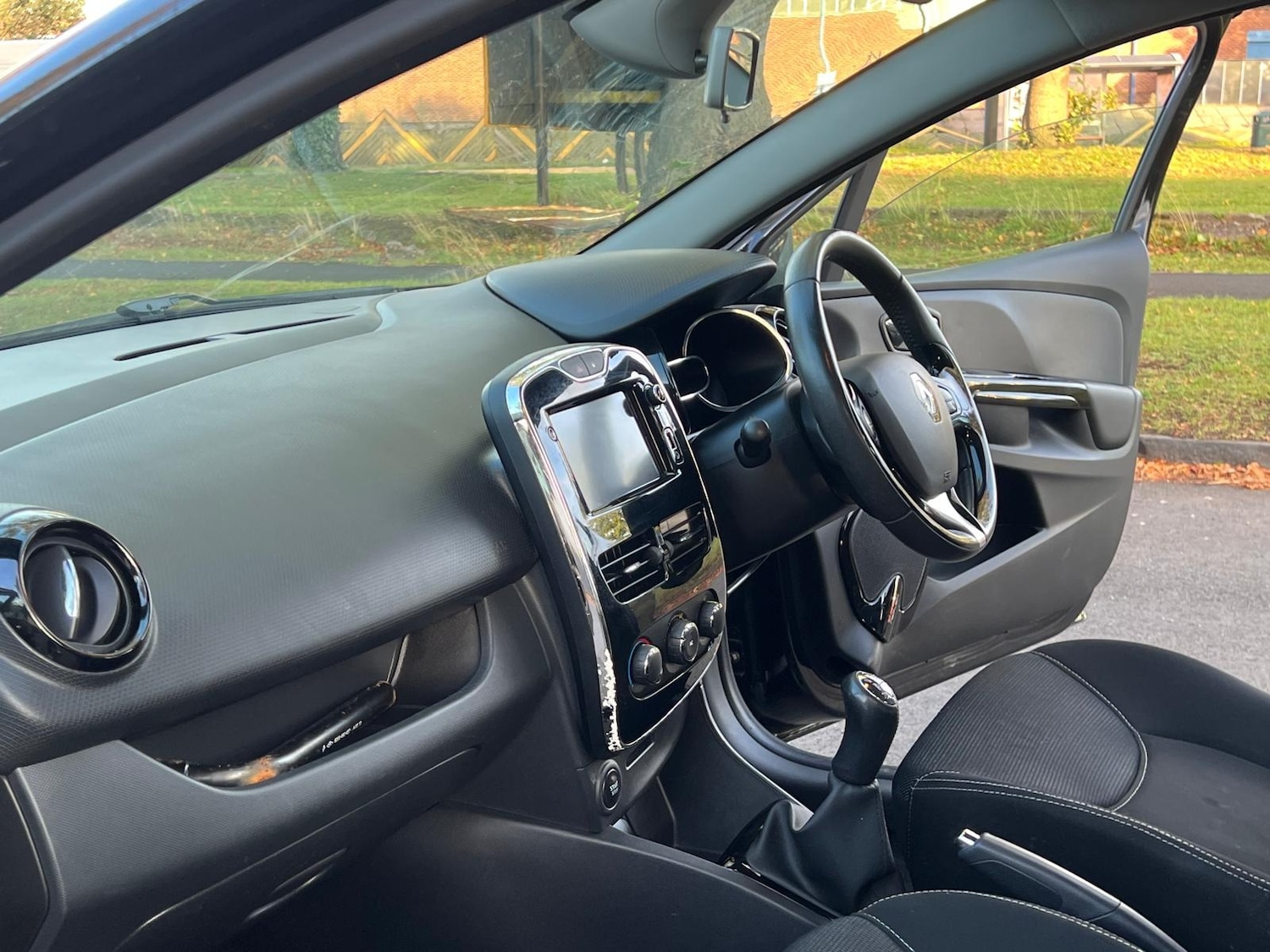 Used Renault Clio 2013 for sale - 76371767: Photo 29