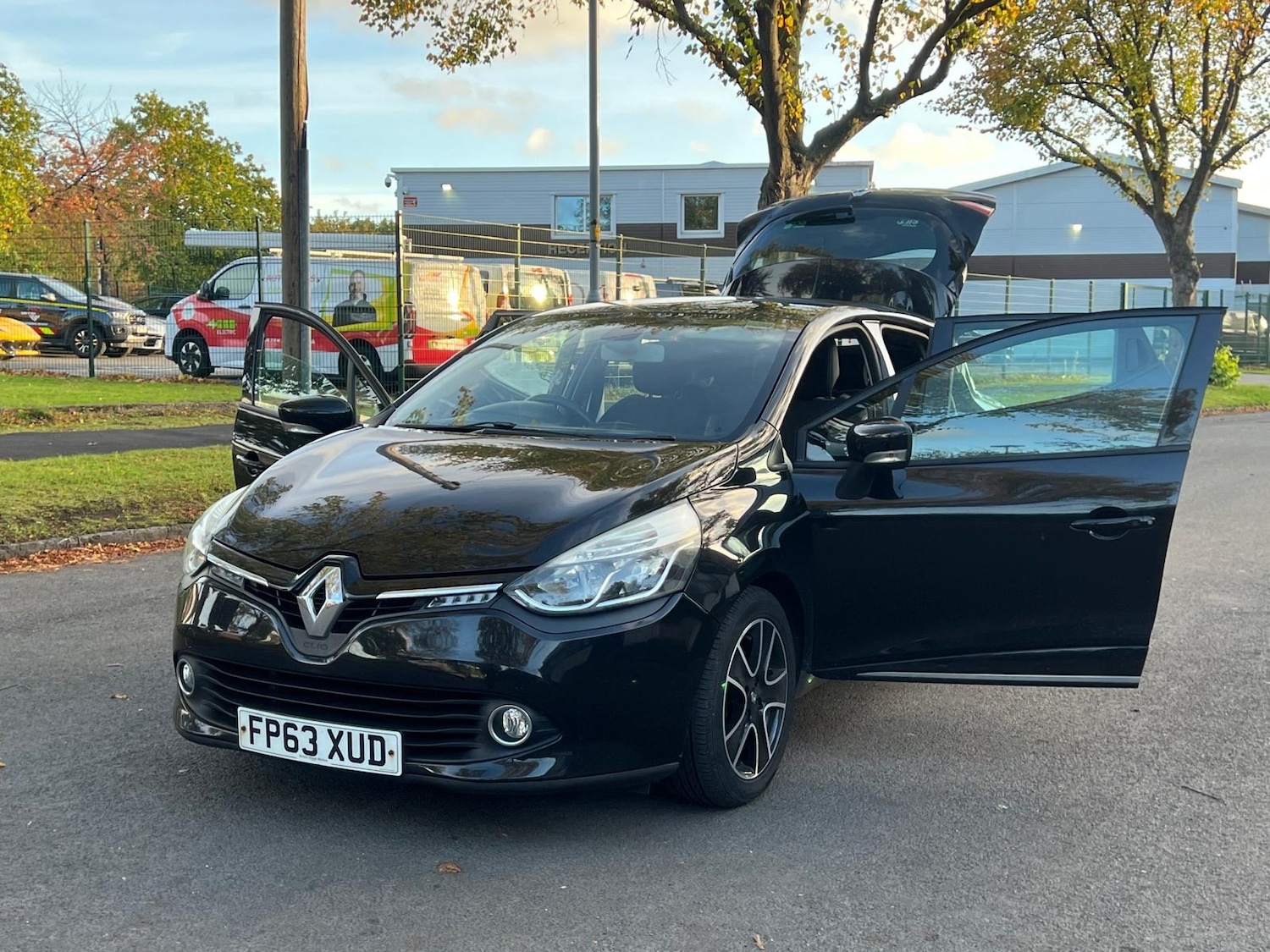 Used Renault Clio 2013 for sale - 76371767: Photo 3