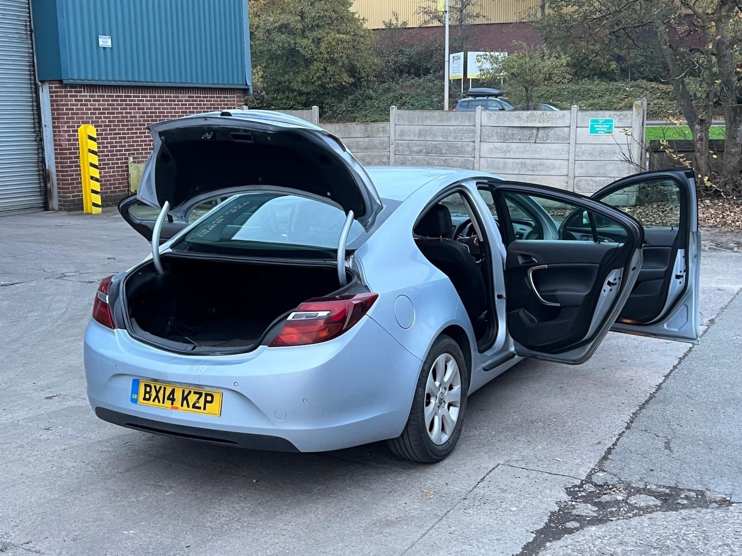 Used Vauxhall Insignia 2014 for sale - 76354970: Photo 4
