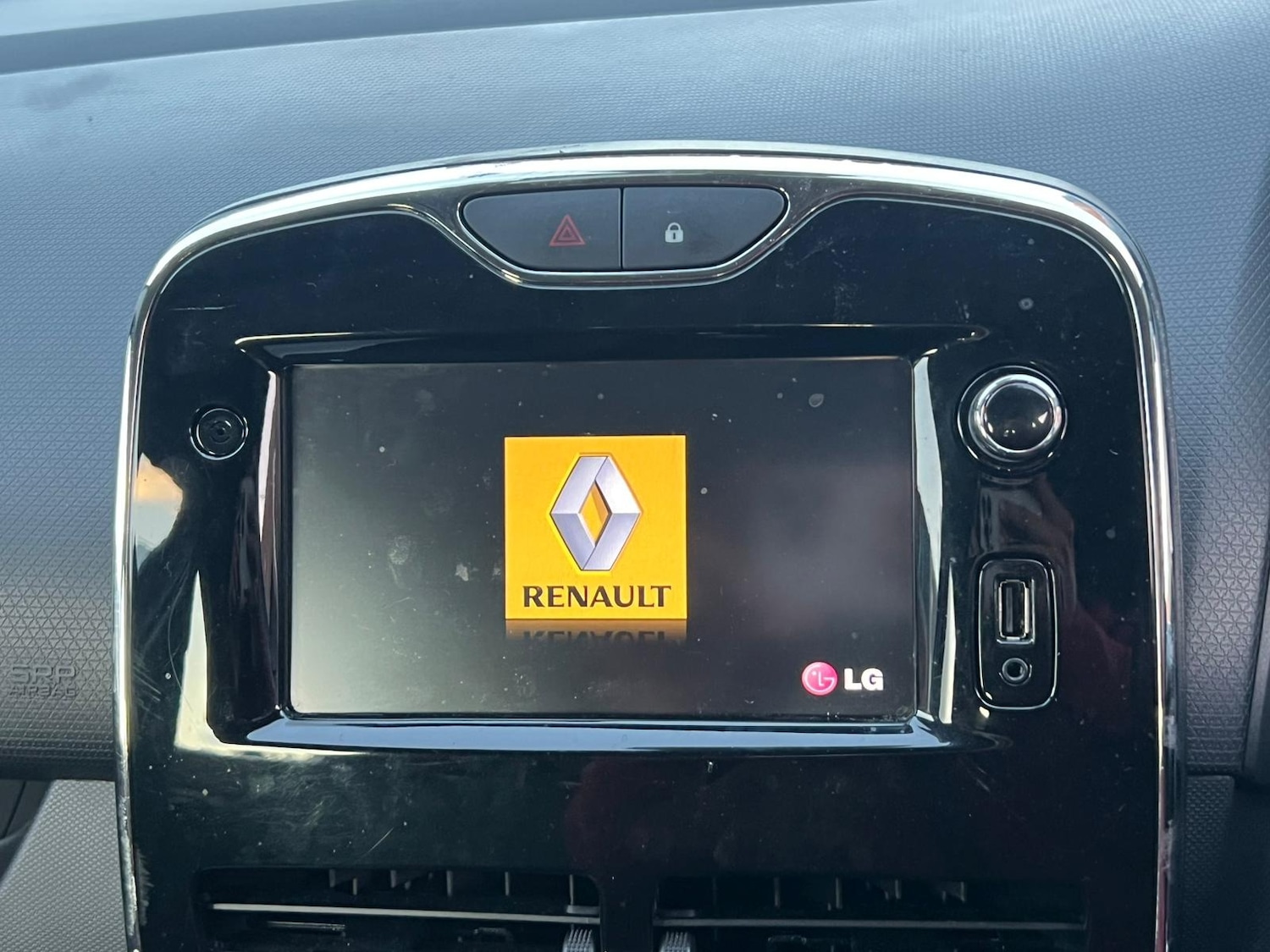 Used Renault Clio 2014 for sale - 76357765: Photo 10