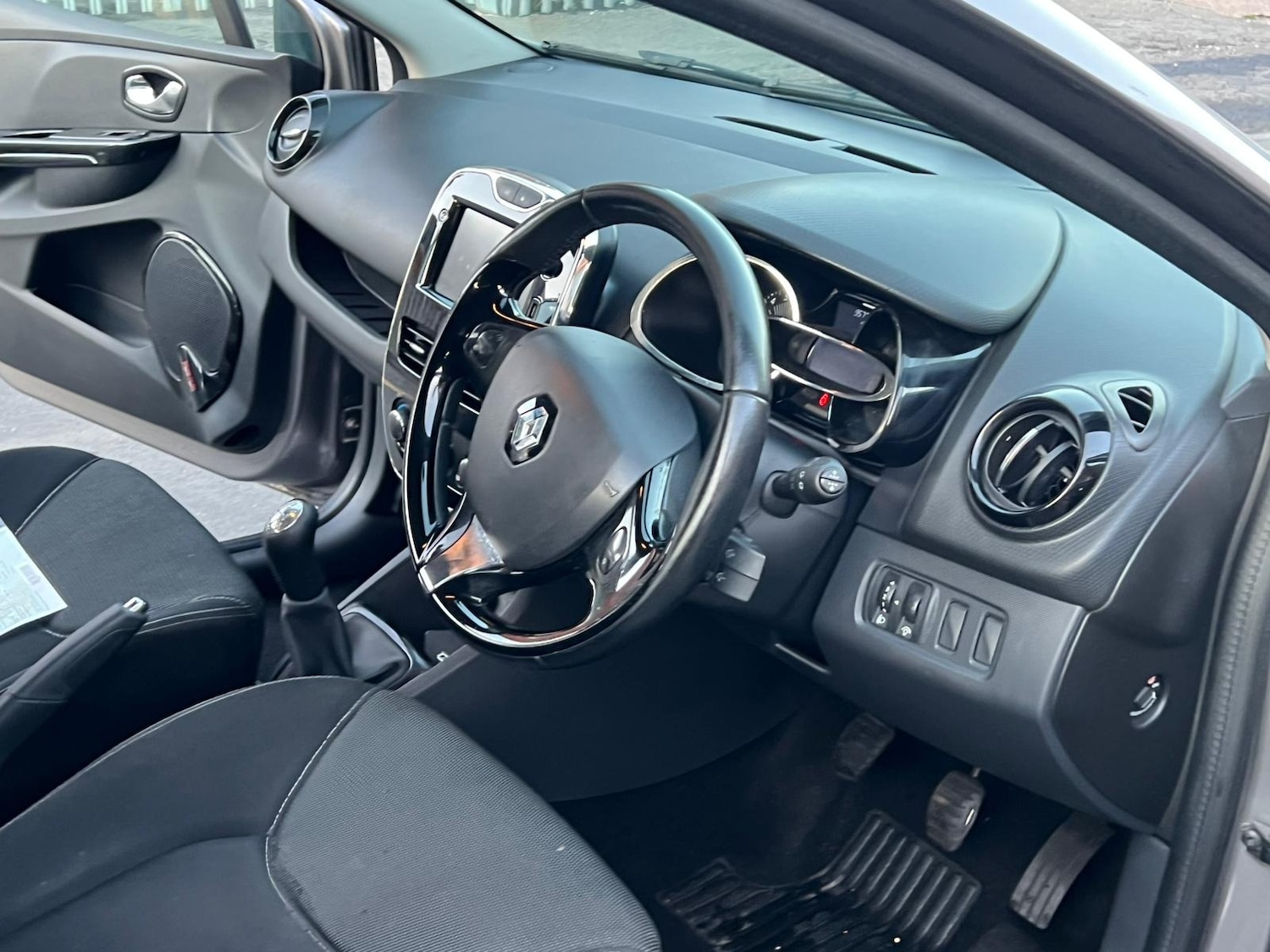 Used Renault Clio 2014 for sale - 76357765: Photo 14