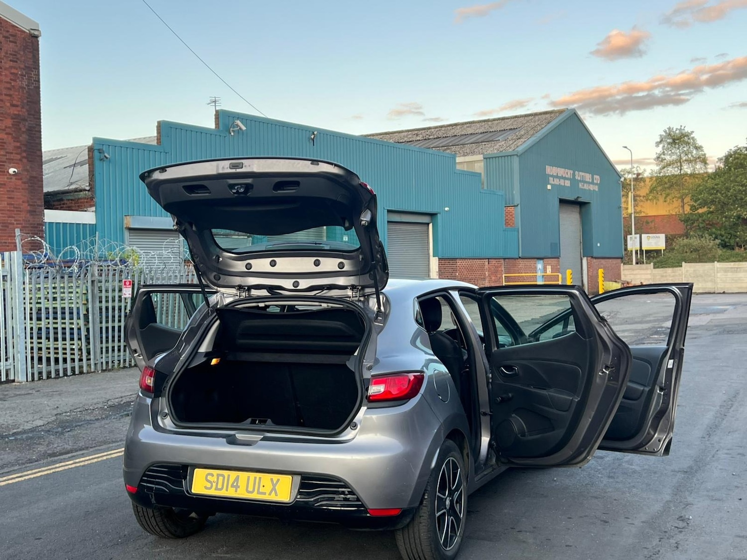 Used Renault Clio 2014 for sale - 76357765: Photo 19