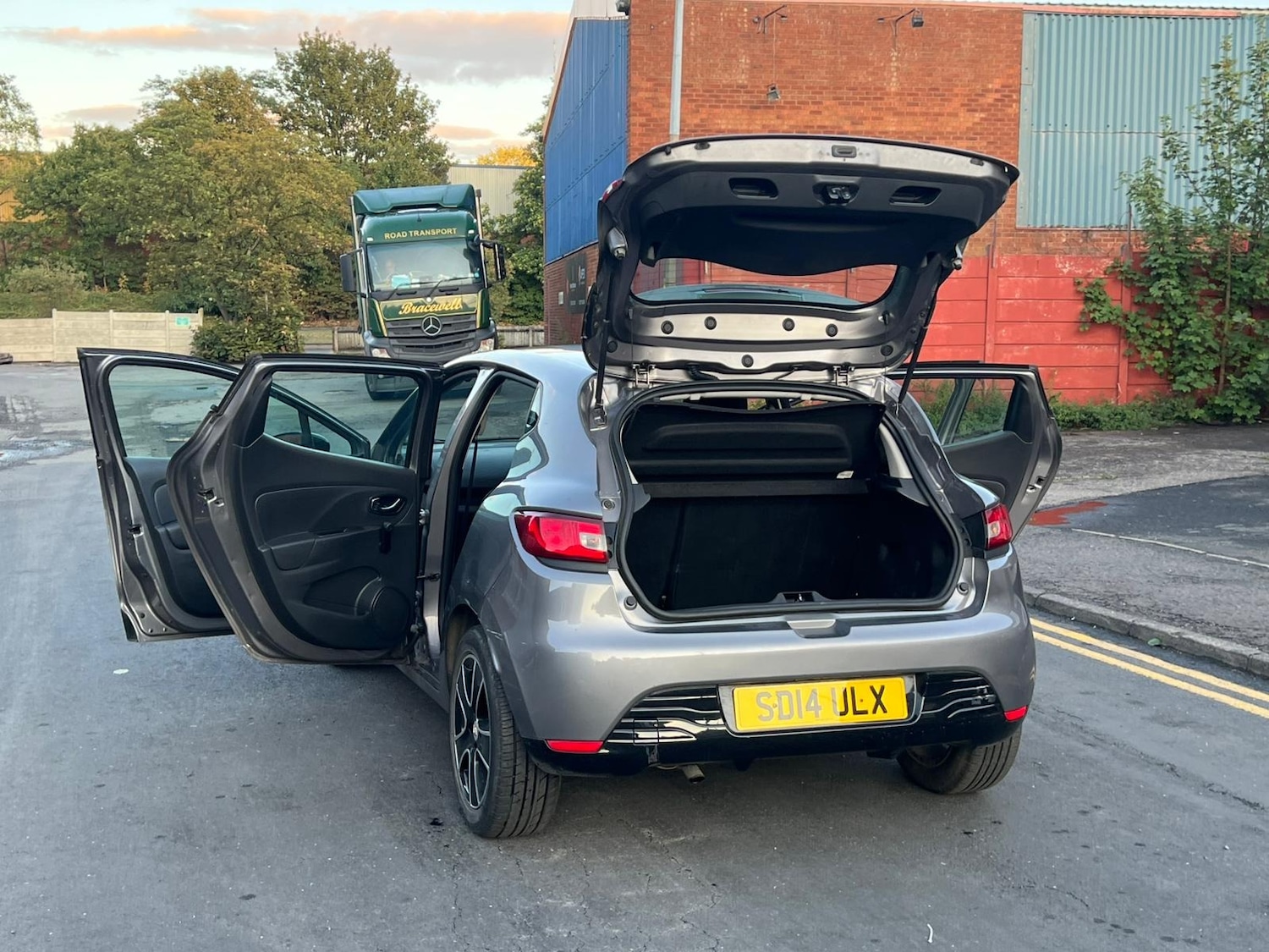 Used Renault Clio 2014 for sale - 76357765: Photo 21