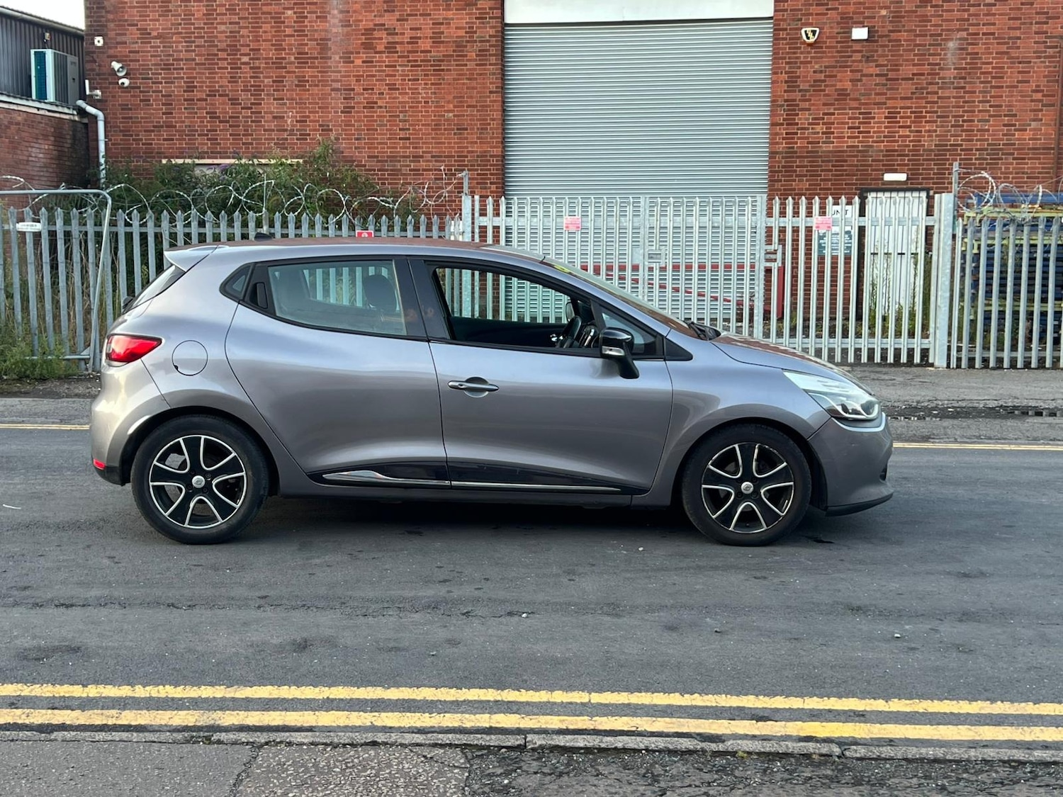 Used Renault Clio 2014 for sale - 76357765: Photo 26