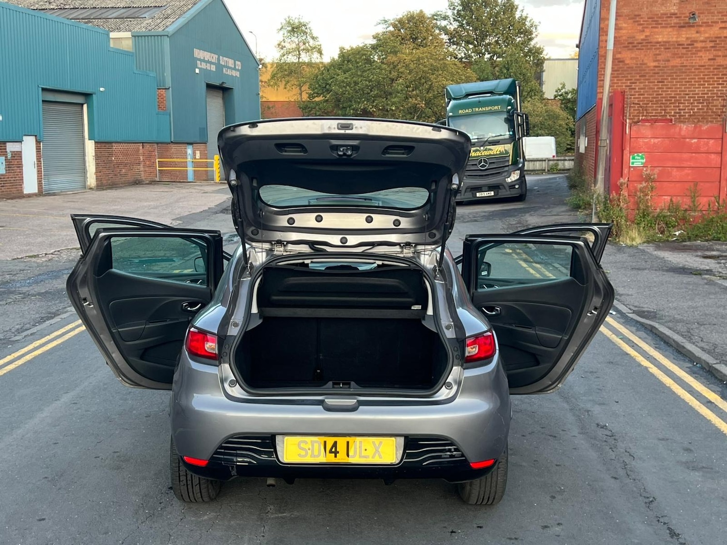 Used Renault Clio 2014 for sale - 76357765: Photo 5