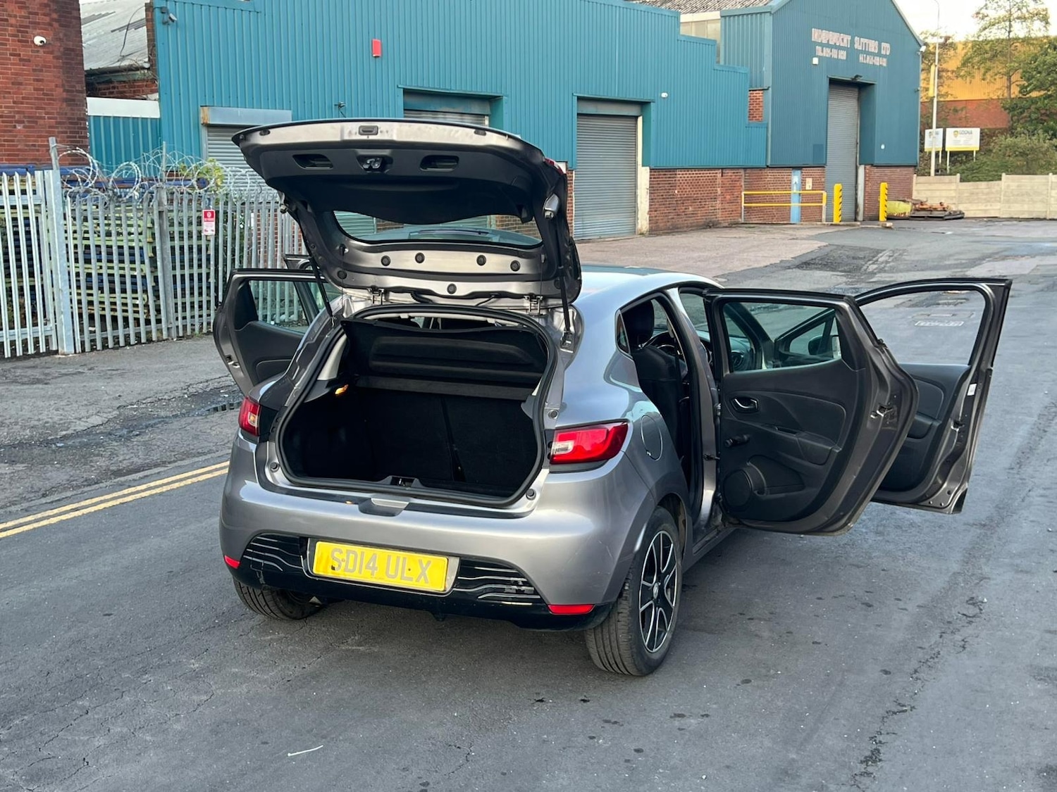 Used Renault Clio 2014 for sale - 76357765: Photo 6