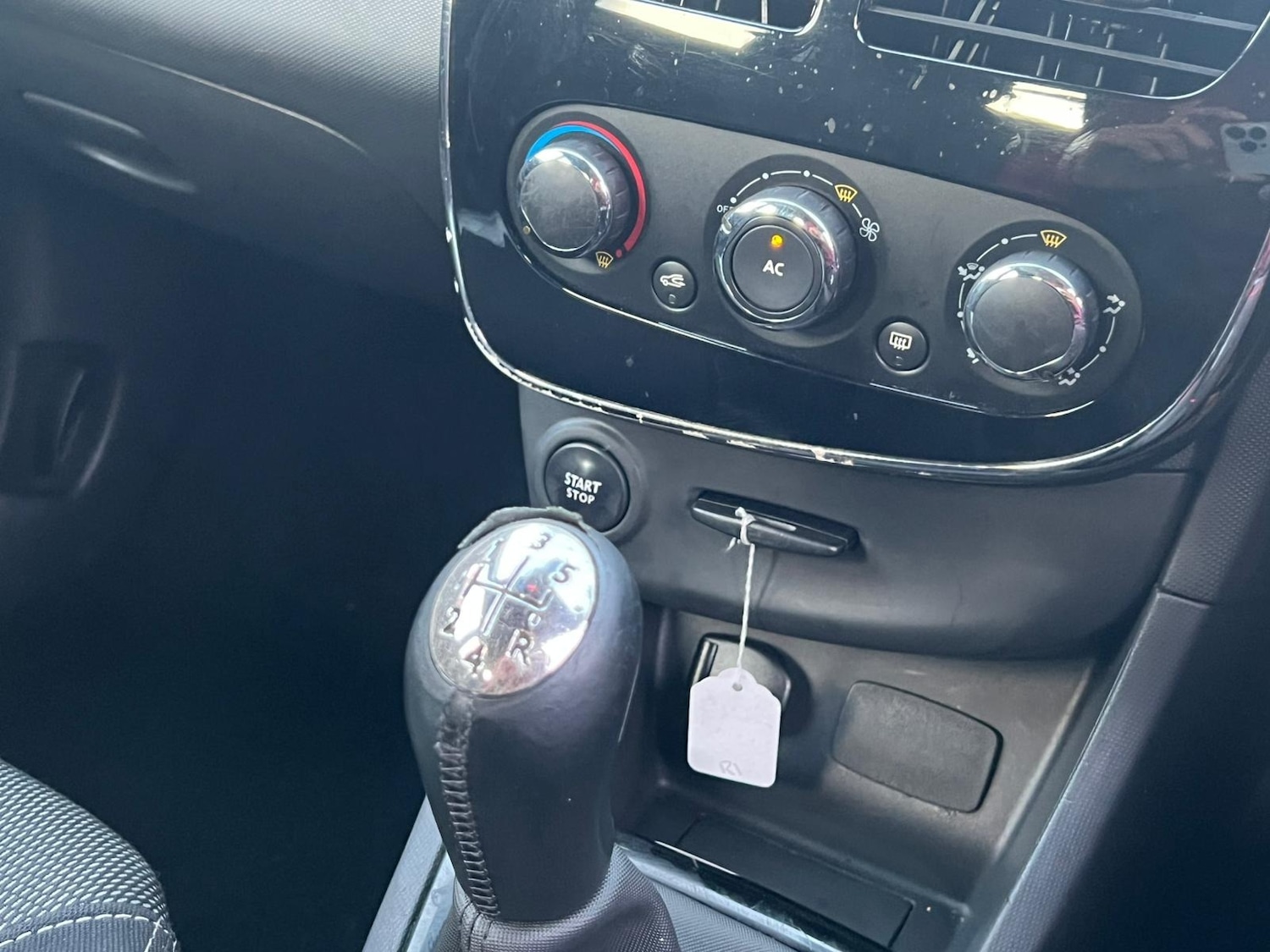 Used Renault Clio 2014 for sale - 76357765: Photo 8