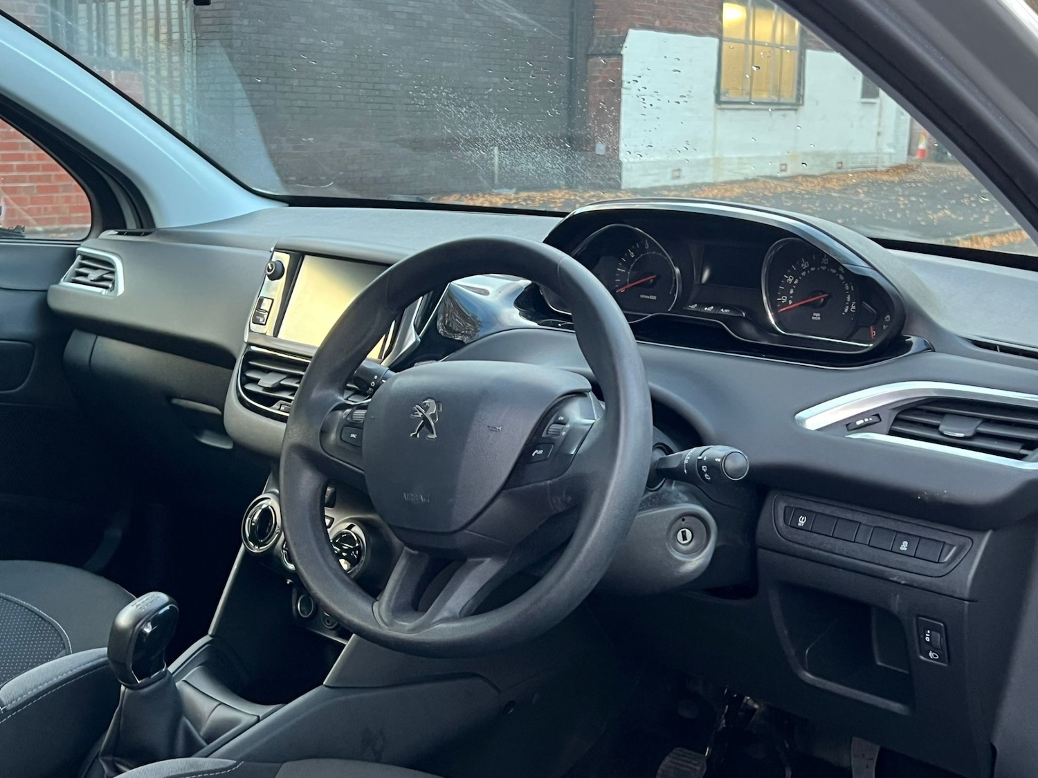 Used Peugeot 208 2015 for sale - 76364971: Photo 10
