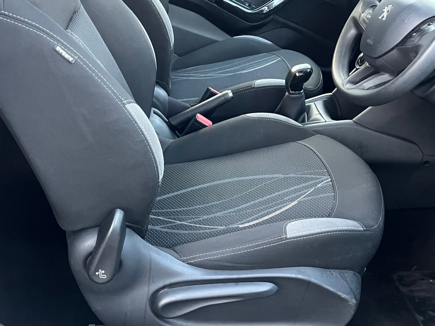 Used Peugeot 208 2015 for sale - 76364971: Photo 12