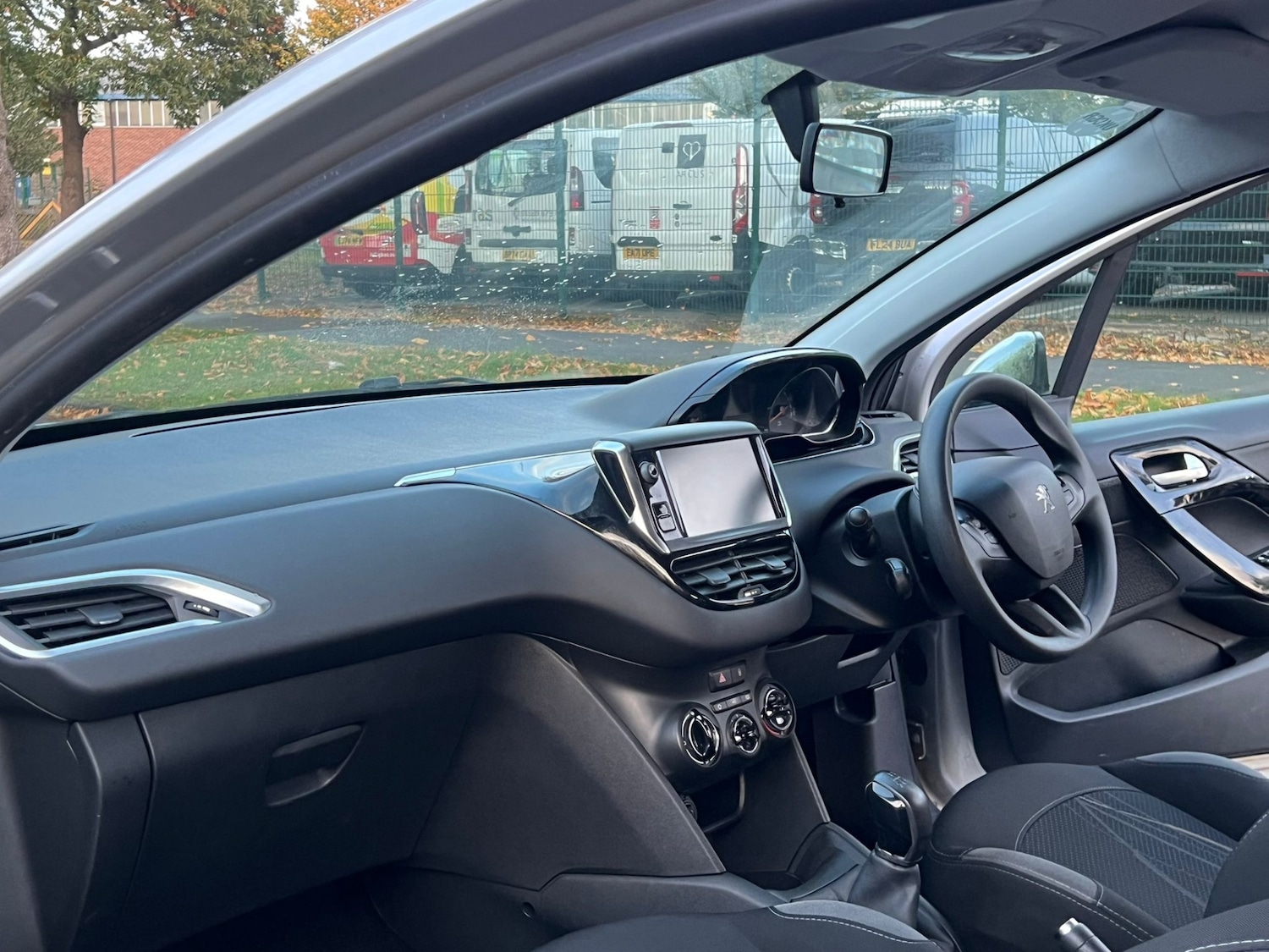 Used Peugeot 208 2015 for sale - 76364971: Photo 13