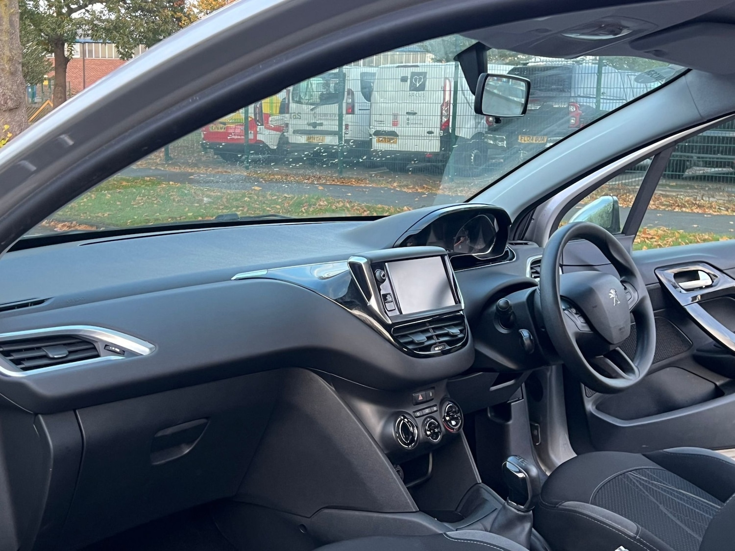 Used Peugeot 208 2015 for sale - 76364971: Photo 15