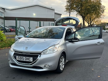 Used Peugeot 208 2015 for sale - 76364971: Photo