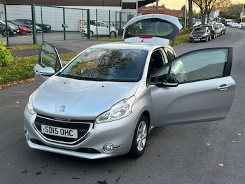 Used Peugeot 208 2015 for sale - 76364971: Photo