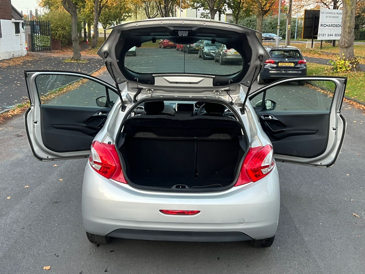 Used Peugeot 208 2015 for sale - 76364971: Photo 5