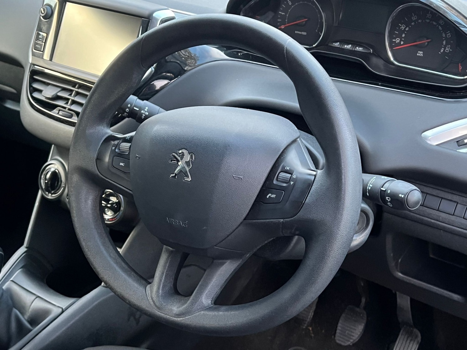 Used Peugeot 208 2015 for sale - 76364971: Photo 8