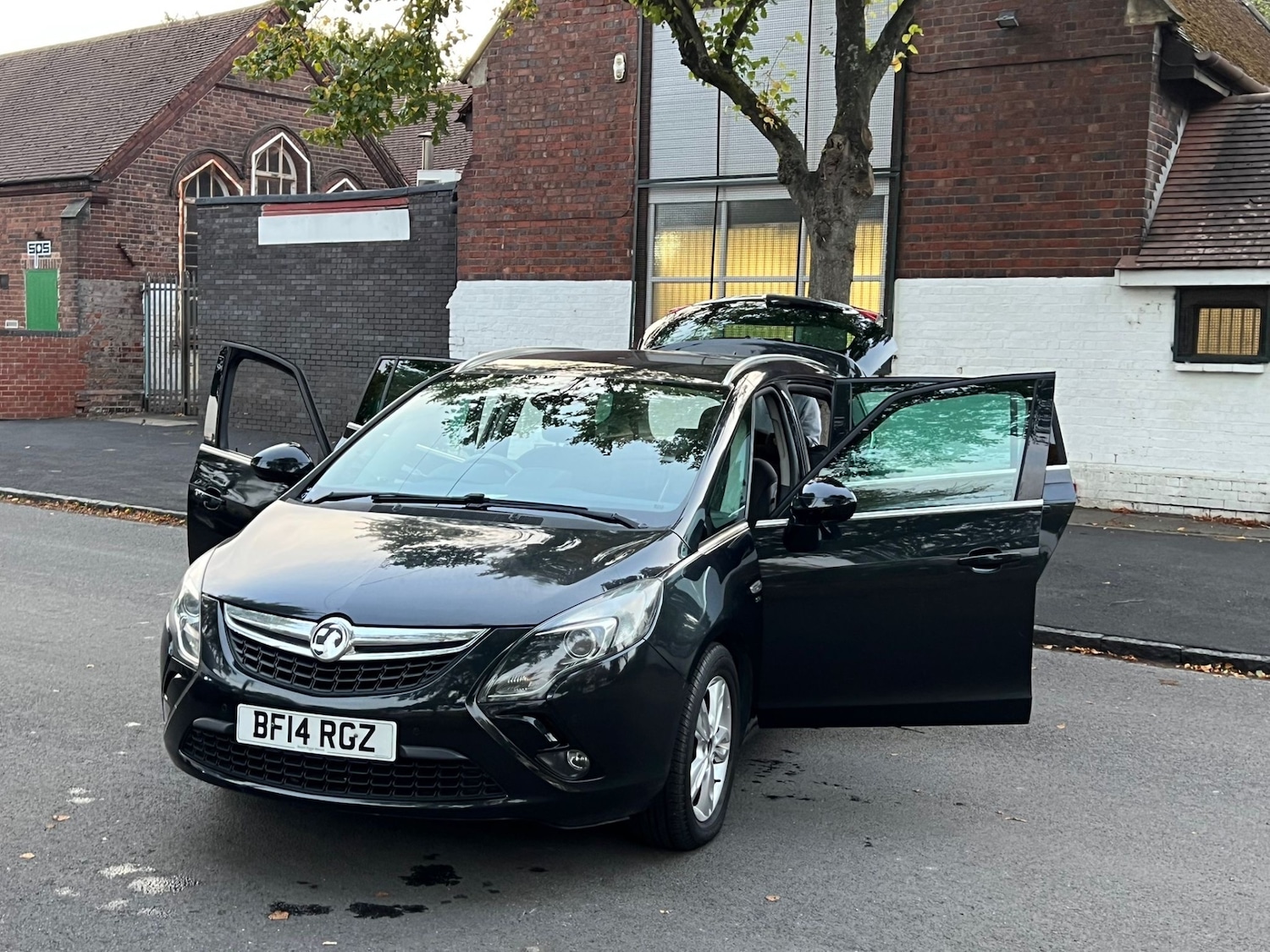 Used Vauxhall Zafira 2014 for sale - 76369508: Photo 1