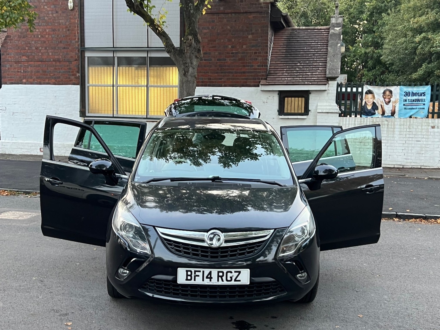 Used Vauxhall Zafira 2014 for sale - 76369508: Photo 2