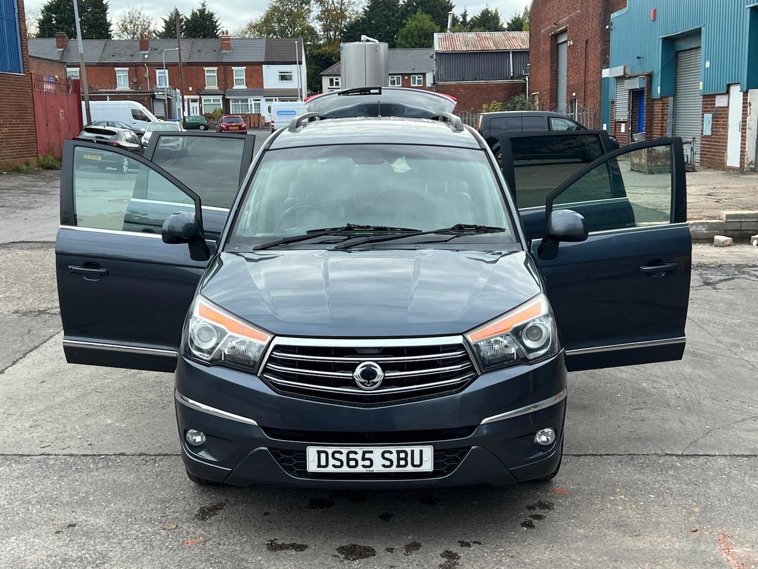 Used Ssangyong Turismo 2015 for sale - 76352685: Photo 26