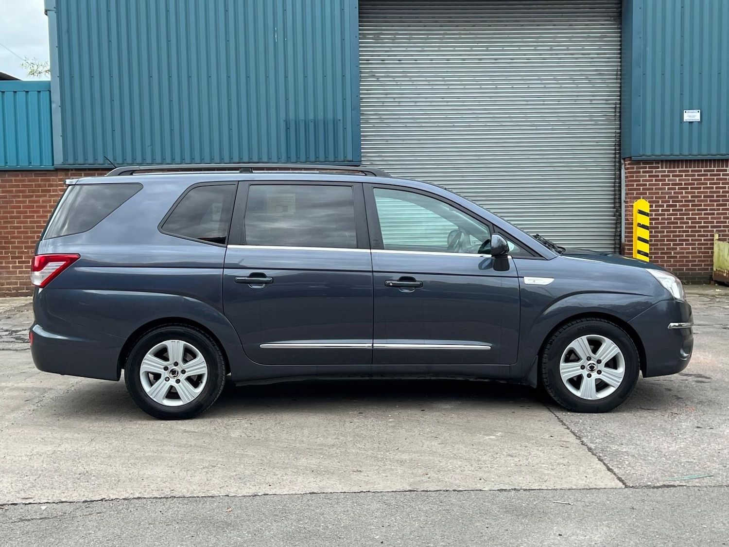 Used Ssangyong Turismo 2015 for sale - 76352685: Photo 30