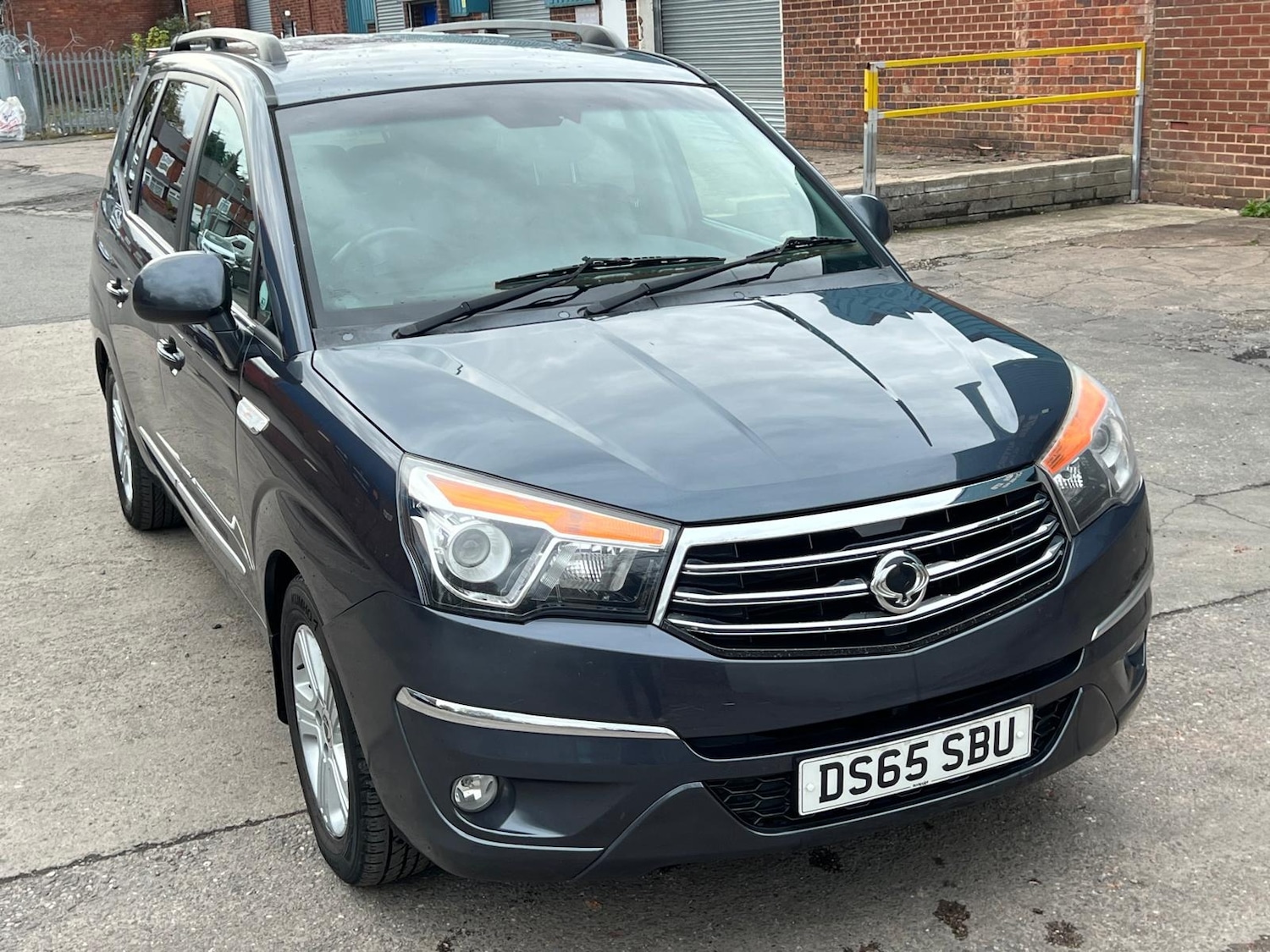 Used Ssangyong Turismo 2015 for sale - 76352685: Photo 41