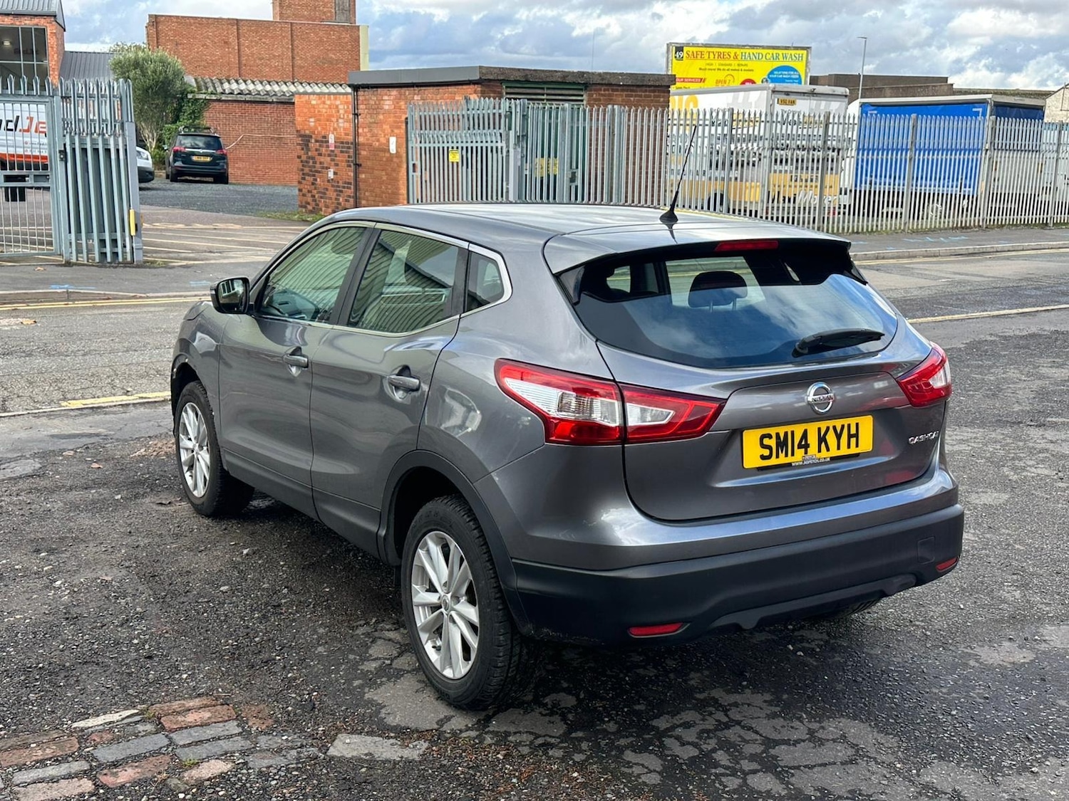 Used Nissan Qashqai 2014 for sale - 76379685: Photo 16