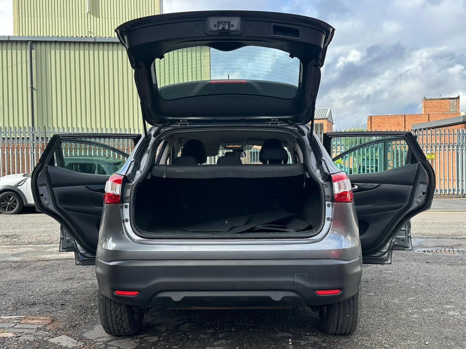Used Nissan Qashqai 2014 for sale - 76379685: Photo 40