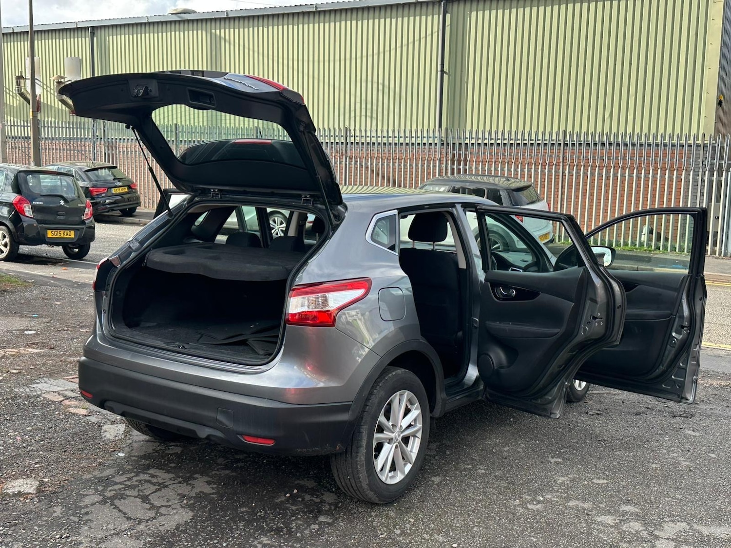 Used Nissan Qashqai 2014 for sale - 76379685: Photo 42