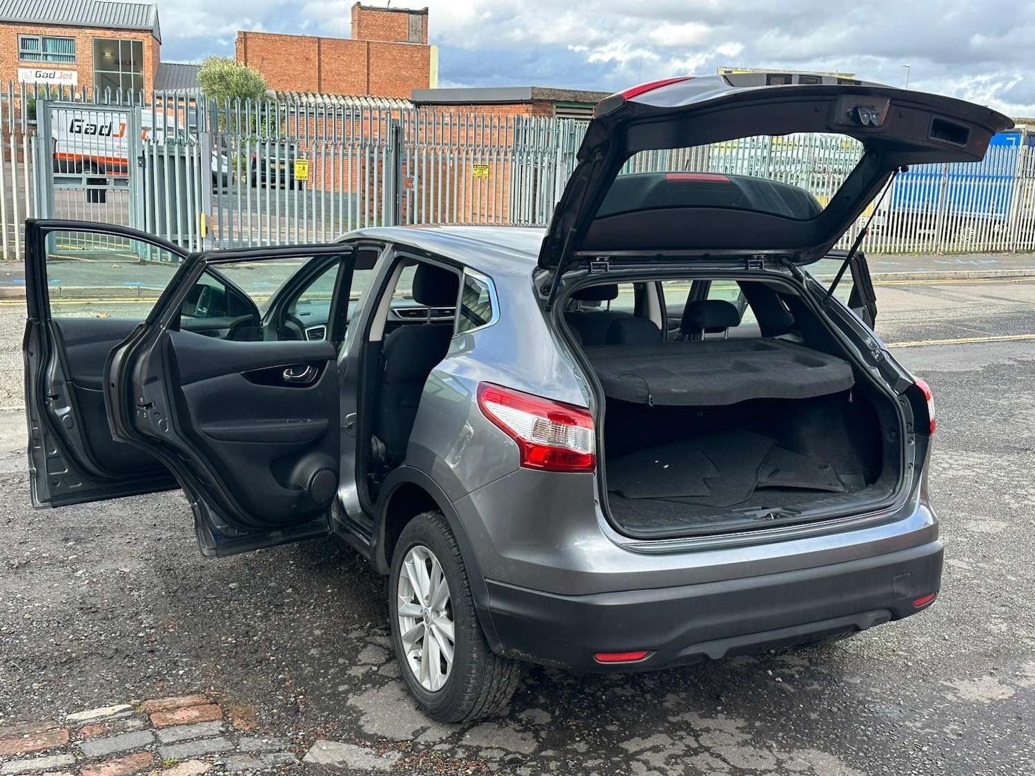 Used Nissan Qashqai 2014 for sale - 76379685: Photo 43